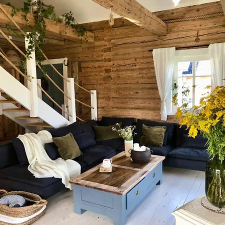 Dom Z Bieszczad Na Kaszubach - Caloroczny Dom Z Balia Ogrodowa Feriehus *